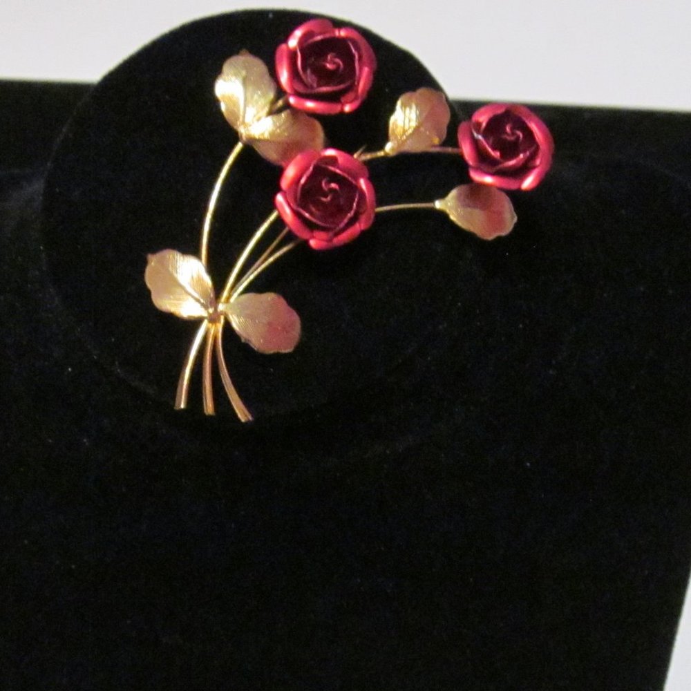 Beautiful vintage red rose and gold leaf pin brooch